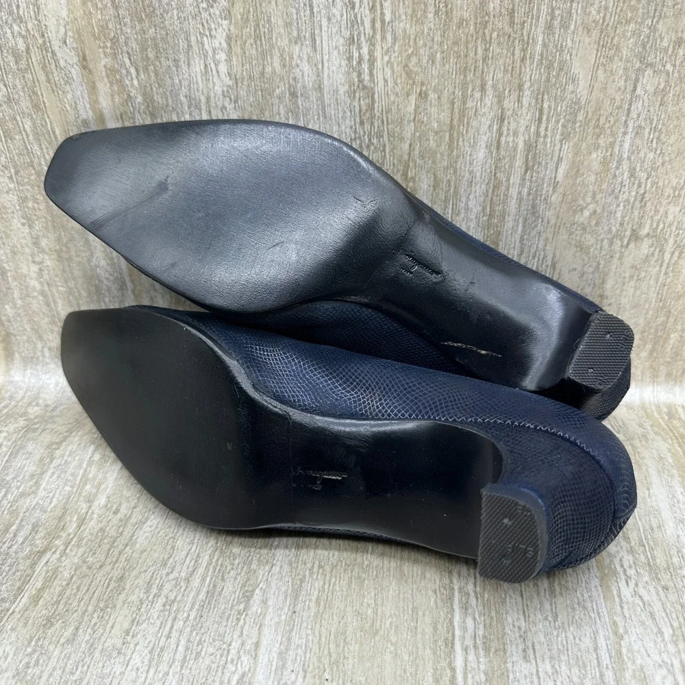 Women' Salvadore Ferragamo Navy‎ Blue Kitten Heeled Shoes 6.5B Made In Italy